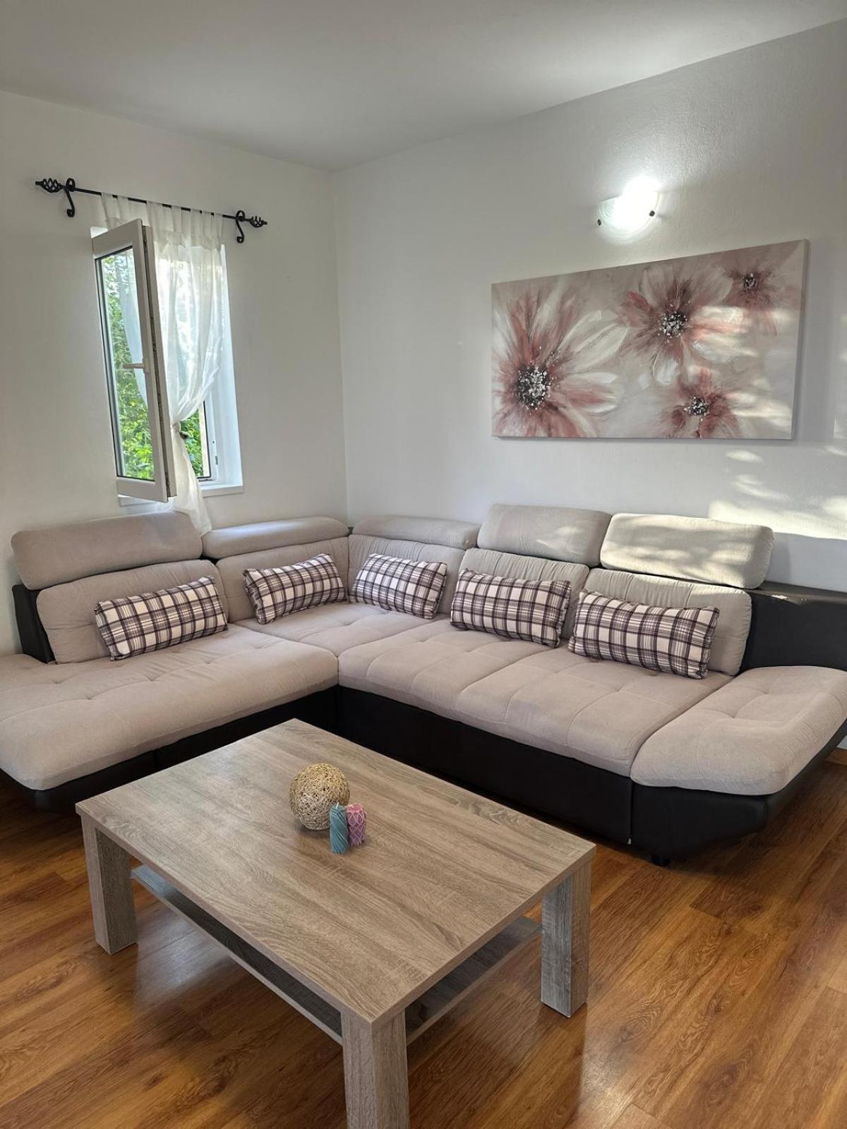 Apartments Manuel Banjol Екстериор снимка