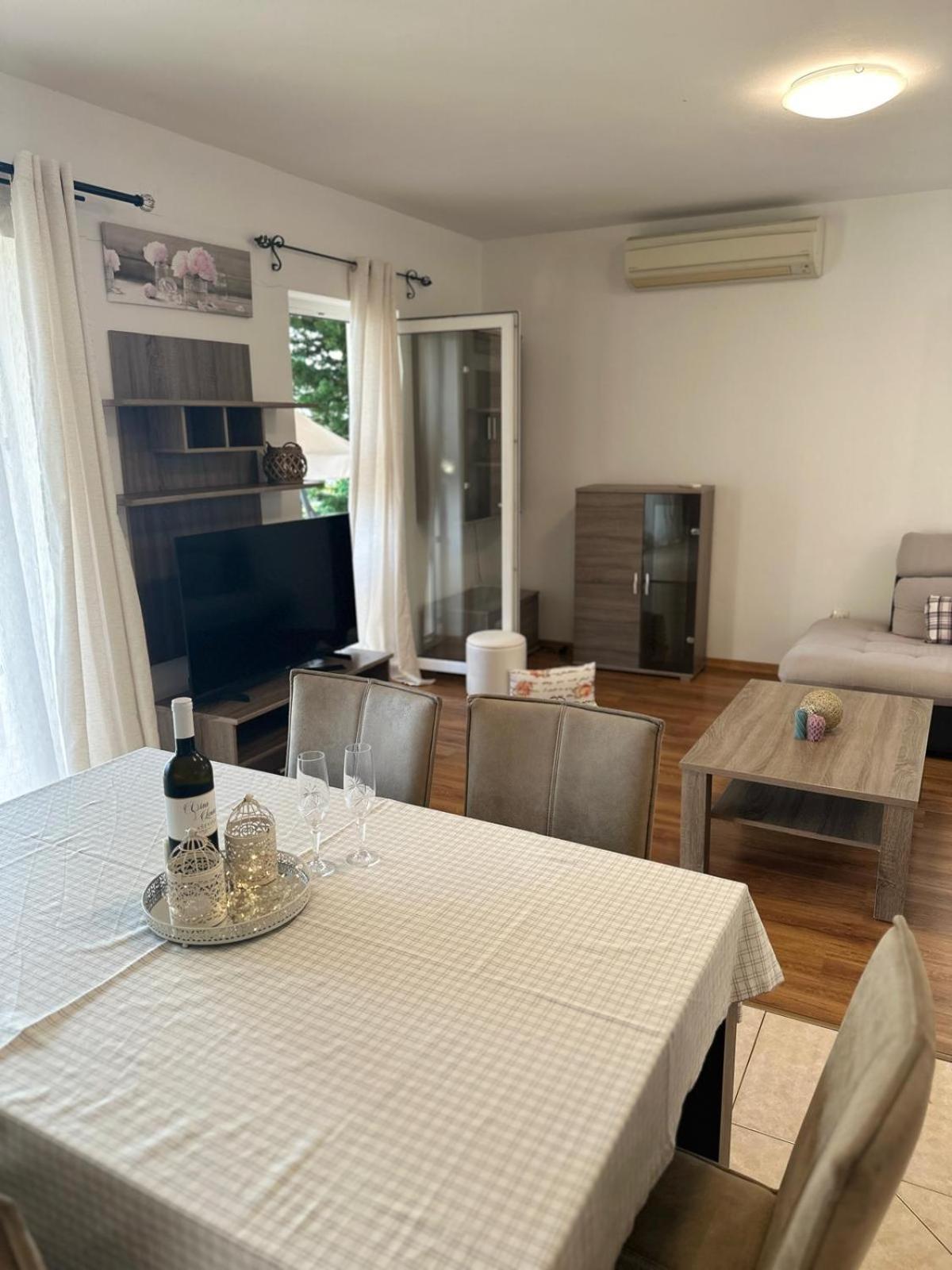Apartments Manuel Banjol Екстериор снимка