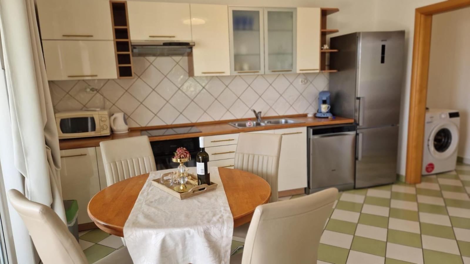Apartments Manuel Banjol Екстериор снимка
