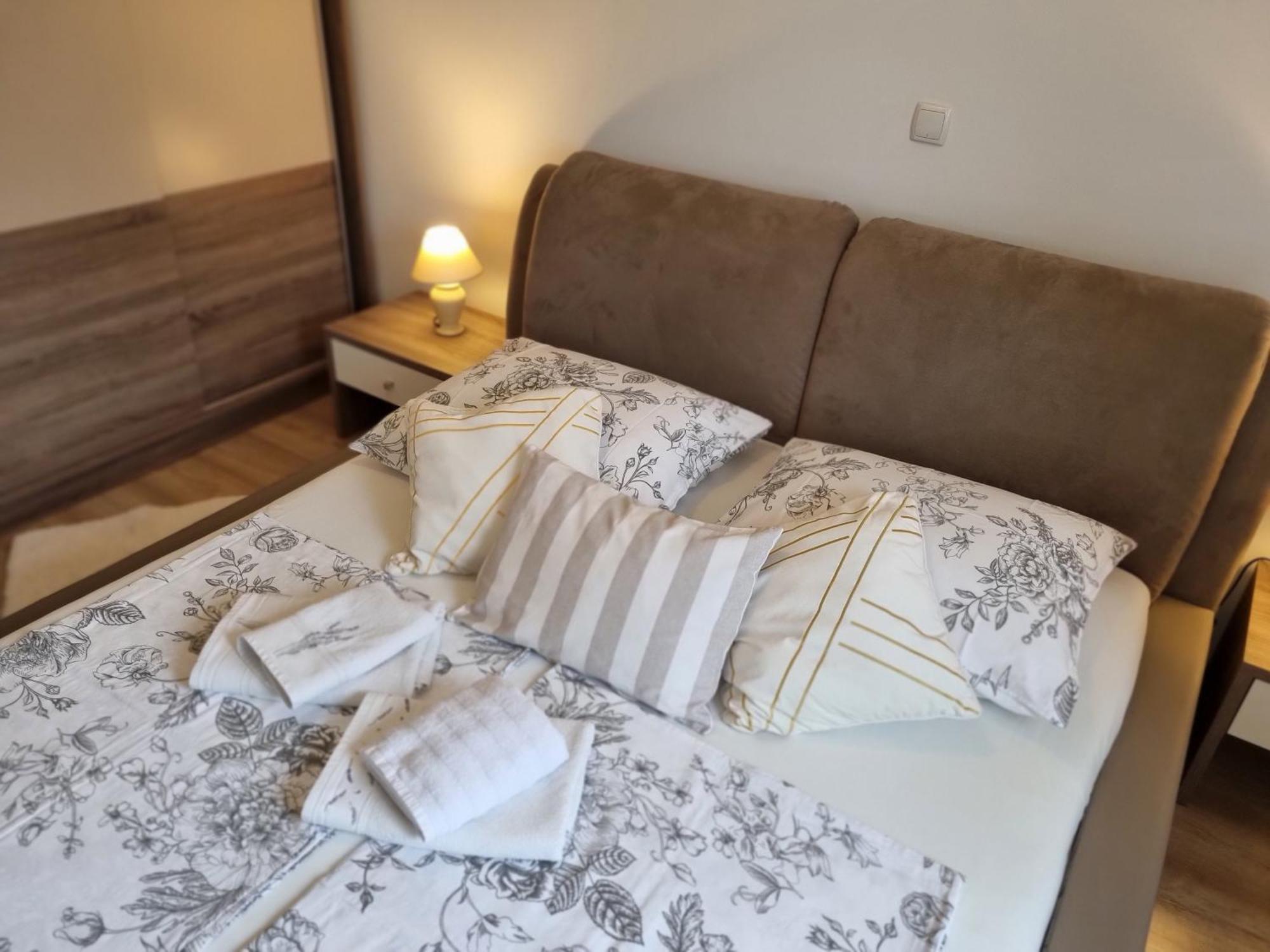 Apartments Manuel Banjol Екстериор снимка