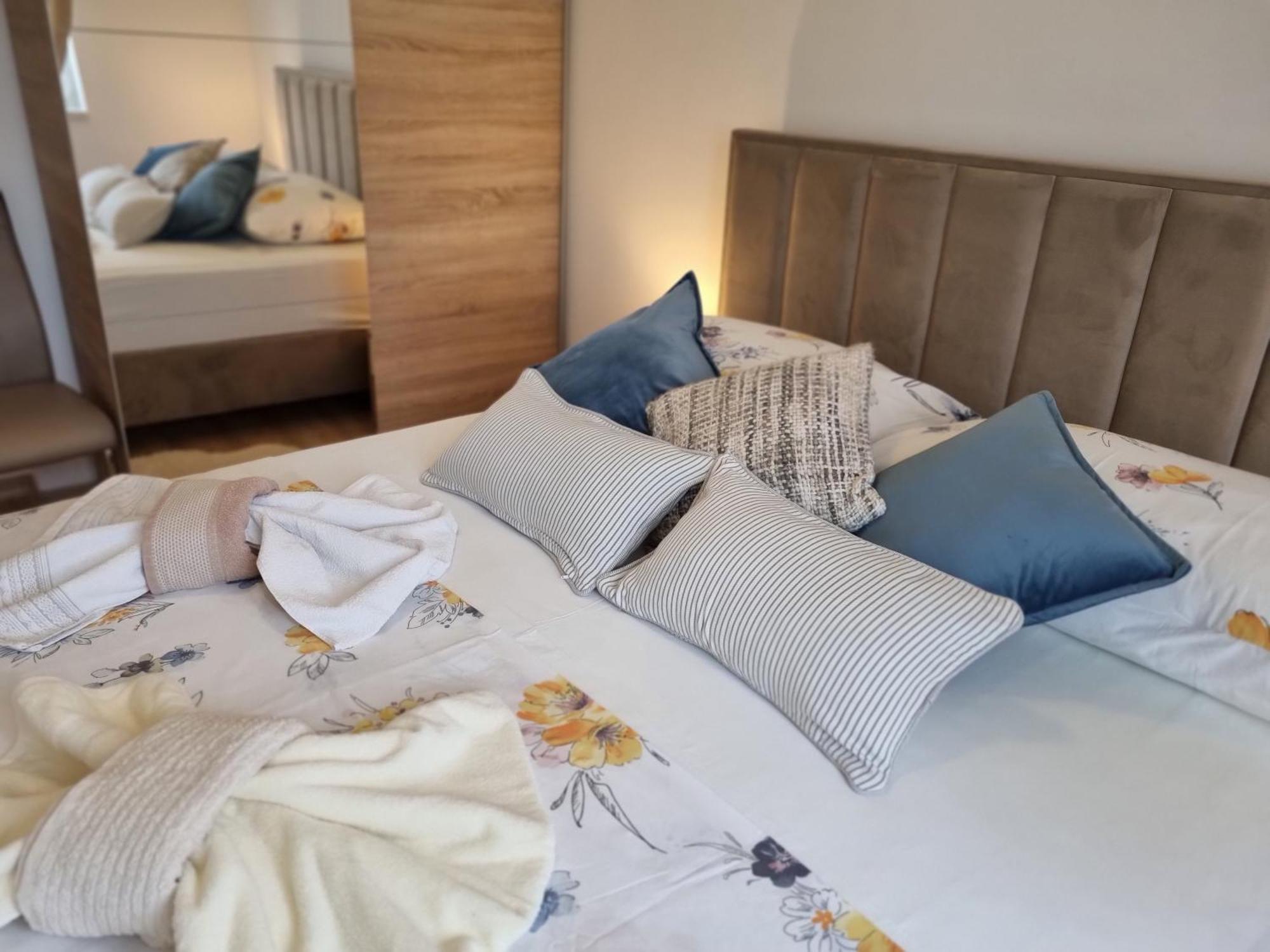 Apartments Manuel Banjol Екстериор снимка