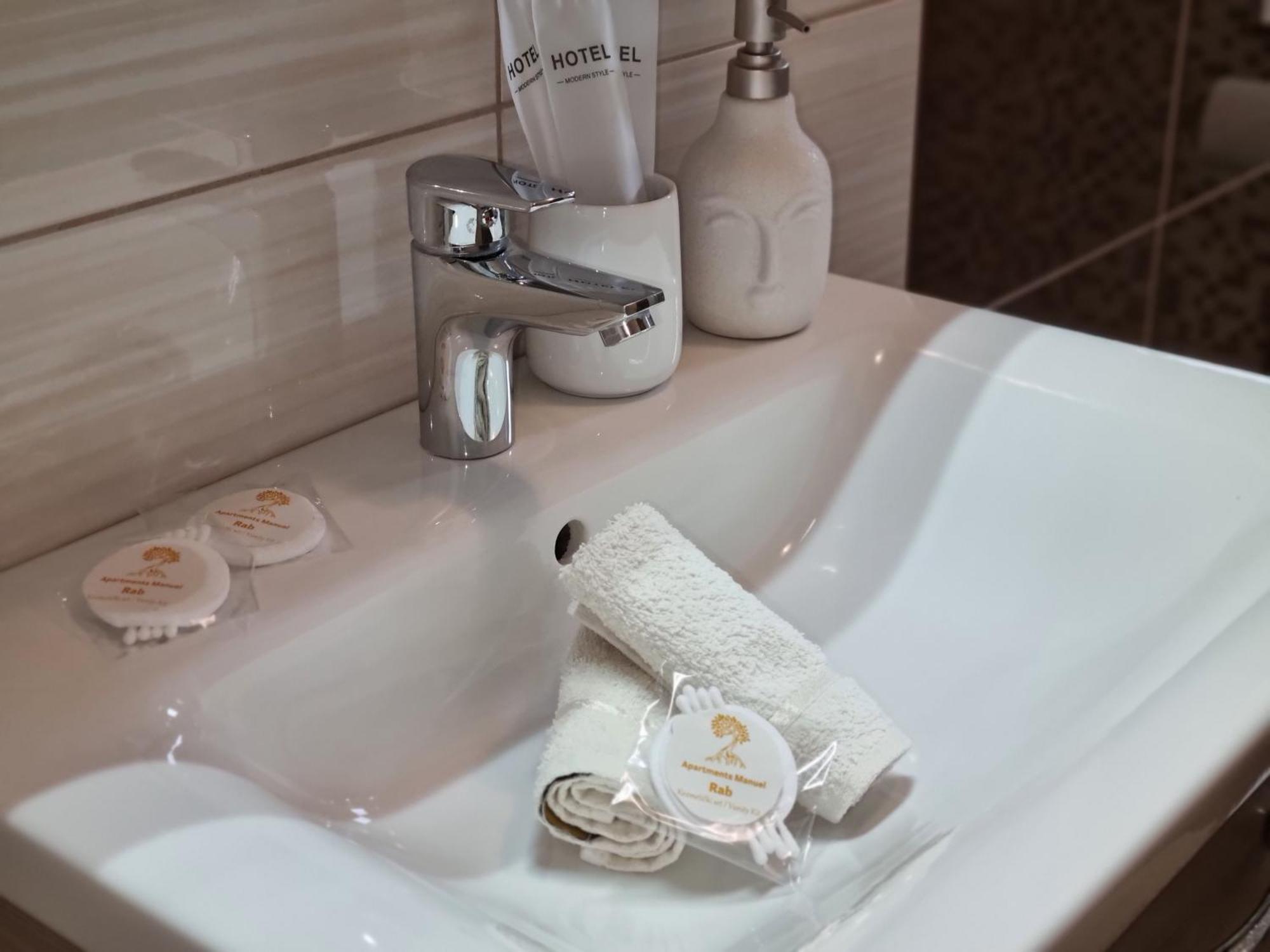 Apartments Manuel Banjol Екстериор снимка